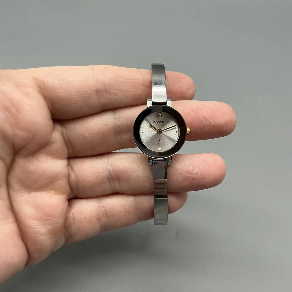 Fossil F2 ES-9399 Women Watch 20mm Silver Tone Black Bezel Bangle New Battery 7